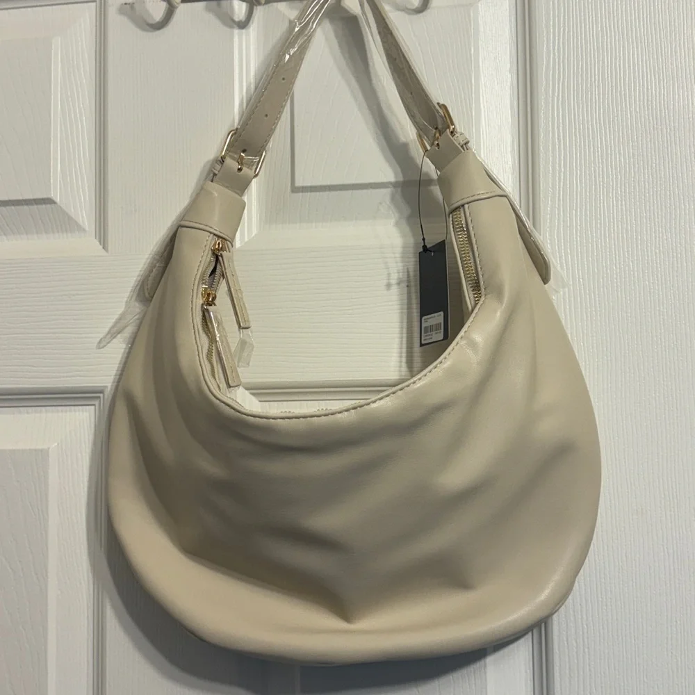 NWT‎ Adorable Forever 21 Super Soft Vegan Leather Hobo Bag
